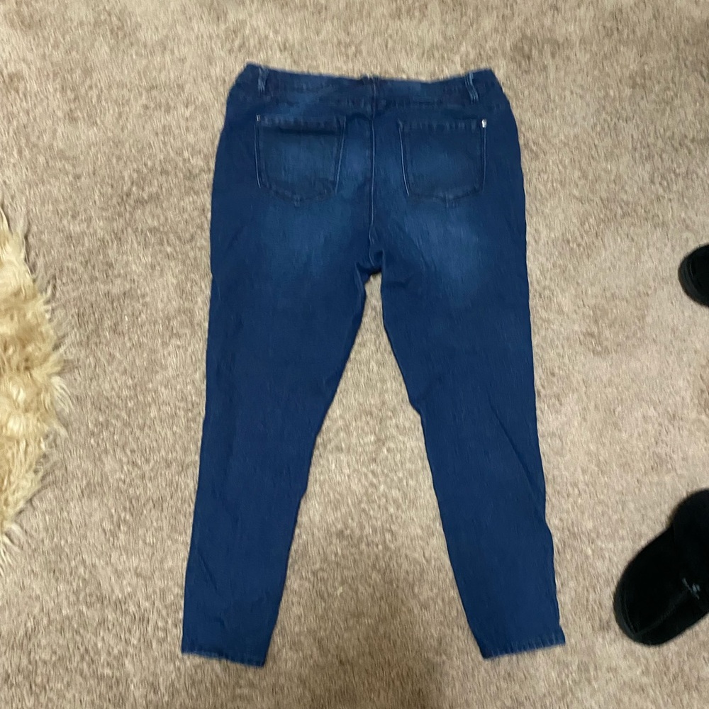 Jeans - Picture 2 of 3